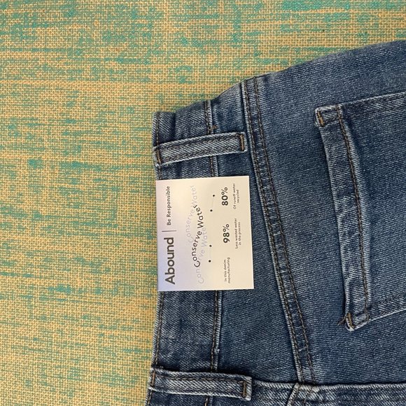 Mom Jeans - Picture 4 of 4